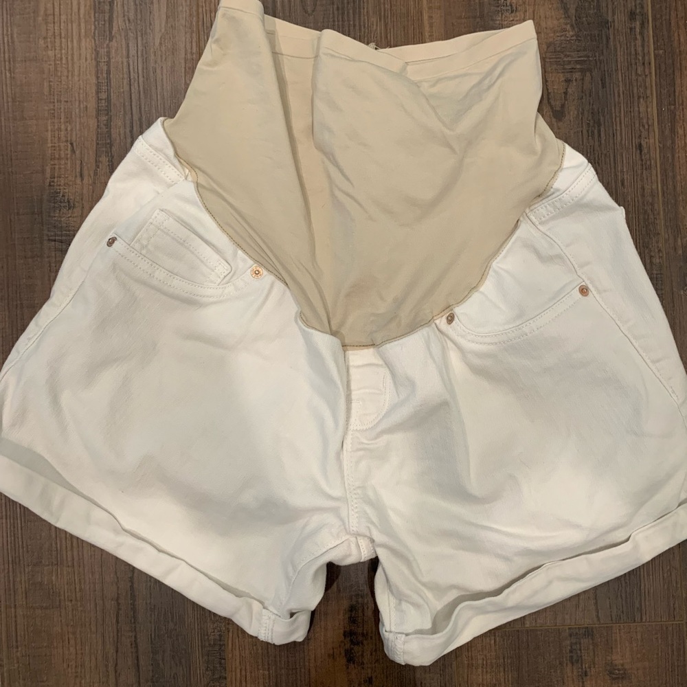 Old Navy Maternity Shorts